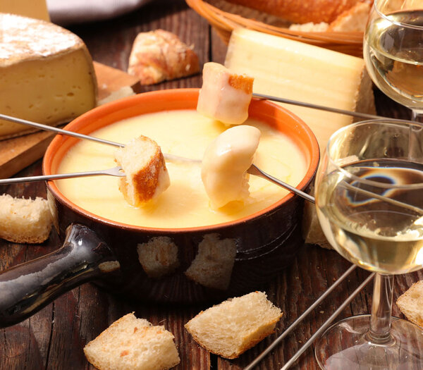 Welcher Wein zu Käsefondue?